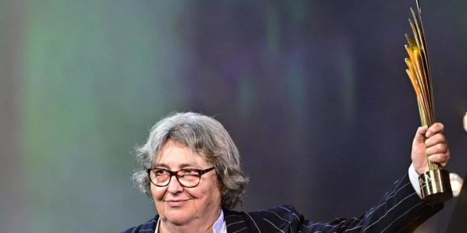 Andrea Breth, Theaterregisseurin aus Deutschland, bei der Verleihung des österreichischen Theaterpreises Nestroy in Wien. Foto: Hans Punz/APA/dpa Andrea Breth, Theaterregisseurin aus Deutschland, bei der Verleihung des österreichischen Theaterpreises Nestroy in Wien. Foto: Hans Punz/APA/dpa