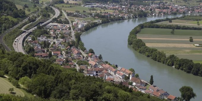 Die Gemeinde Mumpf AG verkauft Land an die Stiftung MBF. mumpf ag