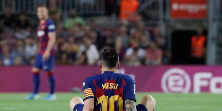 Hat sich im Spiel gegen den FC Villarreal eine Adduktorenzerrung zugezogen: Barcelonas Lionel Messi. Foto: Joan Monfort/AP