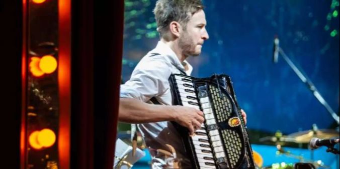 Auch die musikalische Untermalung ist extrem vielseitig