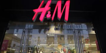 h und m spionage