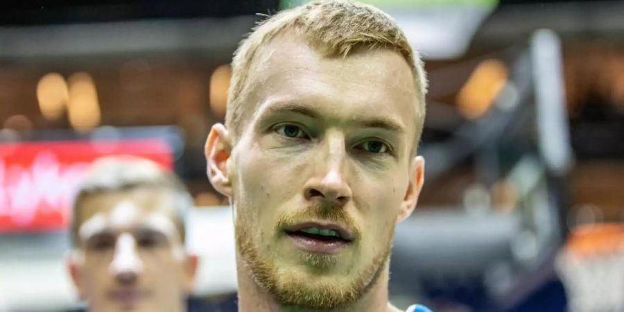 Mit 21 Zählern der beste Alba-Werfer im Spiel gegen Würzburg: Niels Giffey. Foto: Andreas Gora/dpa