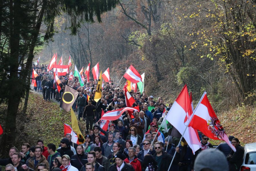 «Aus meiner Sicht wäre es fahrlässig, auf diese Ächtung zu verzichten, weil gerade das Schweigen als Zustimmung gewertet wird», erklärt der Extremismusexperte. (Archivbild 2015)