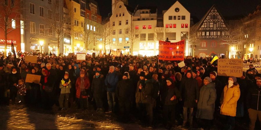 Auch in Jena folgten viele Menschen dem Aufruf zur Teilnahme an einer Demonstration gegen Rechtsextremismus.