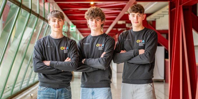 Noah Bolt, Andrin Dörwaldt und Moritz Heinl erhielten jeweils einen drei Jahre Ausbildungsvertrag. Noah Bolt, Andrin Dörwaldt, Moritz Heinl (von links)