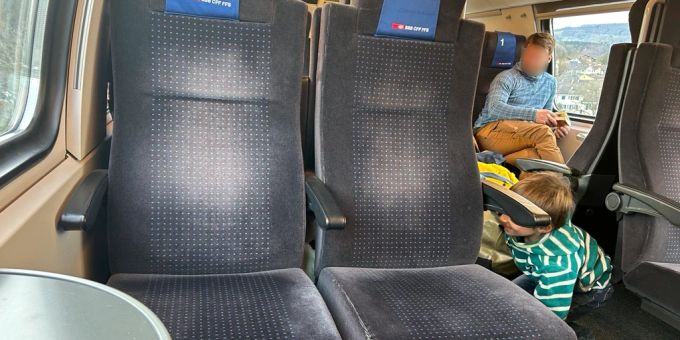 Diese Kinder haben sich ausgerechnet einen Schwarzfahrer als Vorbild ausgesucht. Kinder ÖV