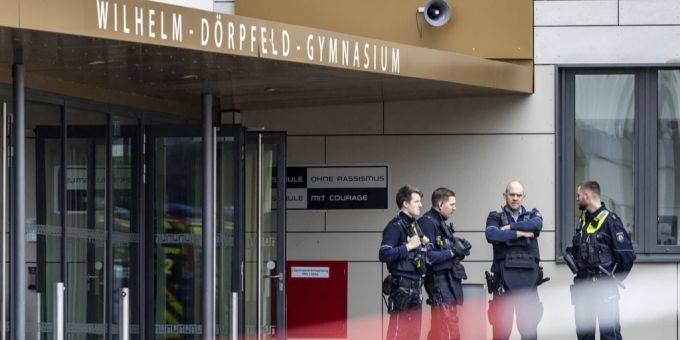 Ein Schüler des Gymnasiums Wuppertal beging eine Amoktat. (Archivbild) amoktat wuppertal