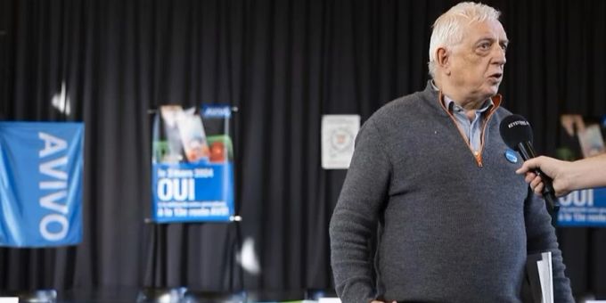Alt Nationalrat Ueli Leuenberger (Grüne), heutiger Genfer Sektionspräsident der Rentnerorganisation Avivo, wirbt für eine 13. AHV-Rente. Ueli Leuenberger
