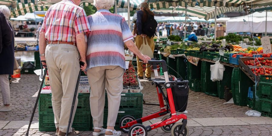 Gut abgesichert im Alter: Dafür sollte es aus Sicht der genossenschaftlichen Versicherungsgruppe R+V eine staatlich geförderte private Altersvorsorge geben.