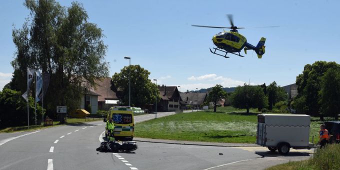 Rickenbach LU - Motorradfahrer (49) bei Unfall erheblich verletzt