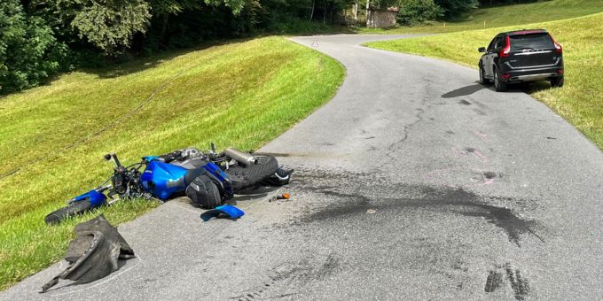 Entlebuch LU: Motorradfahrer bei Selbstunfall verletzt. Entlebuch LU
