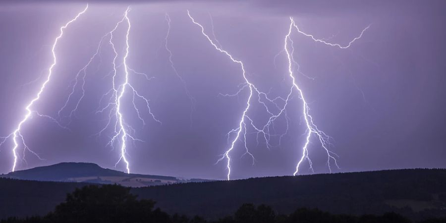 Schwere Gewitter haben im ersten Halbjahr weltweit deutlich mehr Schäden verursacht. (Symbolbild)