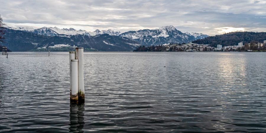 Ausblick auf den Vierwaldstättersee in der Stadt Luzern.