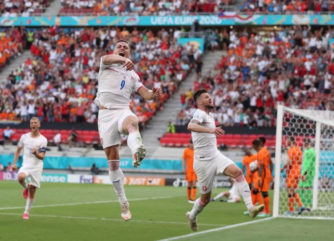 Holes trifft zur Führung für die Tschechen. Euro 2020