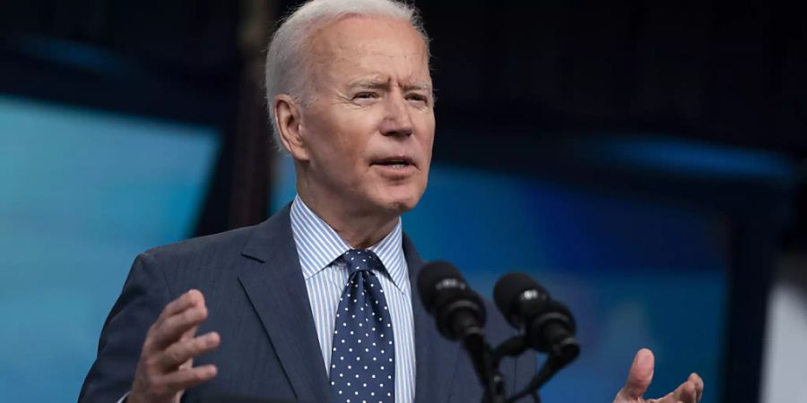 US-Präsident Joe Biden spricht über den Fortschritt des Corona-Impfprogramms im South Court Auditorium auf dem Campus des Weissen Hauses. Foto: Evan Vucci/AP/dpa