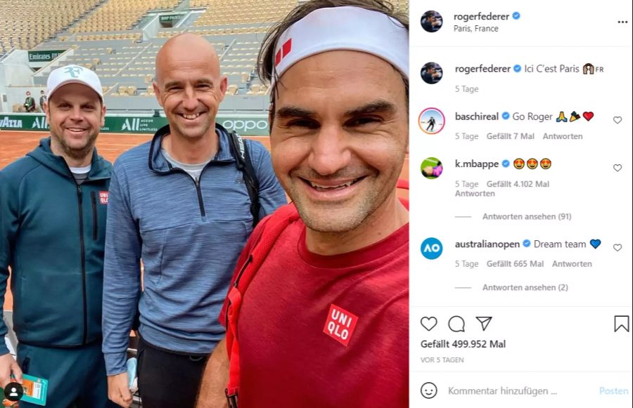 Roger Federer mit seinem Trainer-Team beim Grand-Slam-Turnier.