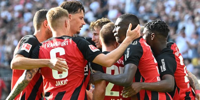 Am Ende darf Eintracht Frankfurt gegen Aufsteiger SV Darmstadt über drei Punkte jubeln. Jubel Eintracht Frankfurt