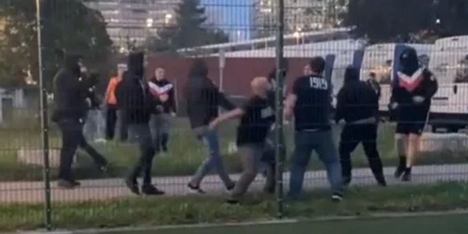 EHC-Basel-Spiel - Hier schlagen sich Chaoten die Köpfe ein