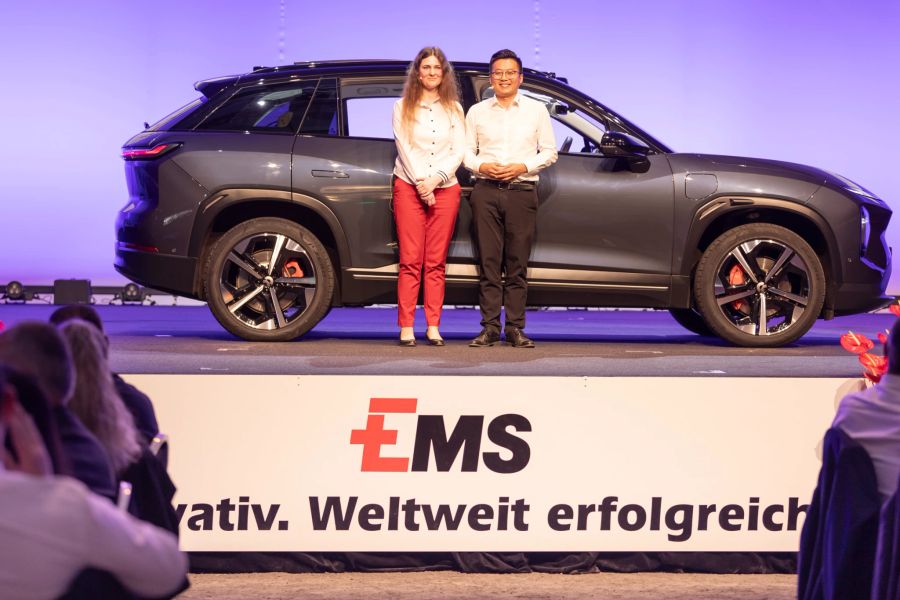 Ein Nio EL7 wird an der GV der EMS-Gruppe enthüllt.