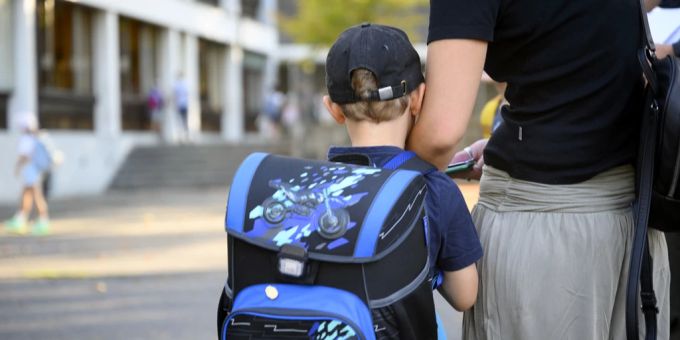 Auch Mobbing in der Schule gehört zum Alltag vieler Kinder. (Symbolbild) Mobbing Schule