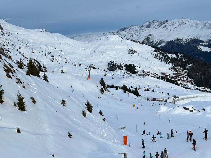 Wintersport auf Berg Schnee