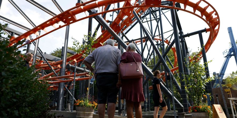 Weil sich bei der rund 400 Meter langen Achterbahn «Cobra» ein Wagen gelöst hatte, kam im vergangenem Sommer ein 14-jähriges Mädchen ums Leben.