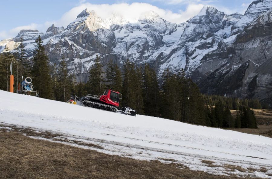 Für Skifahren an Weihnachten wäre es laut einem Experten «hilfreich, das Fest vier Wochen nach hinten zu verschieben». (Archiv)