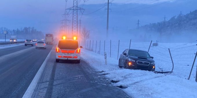 Verkehrsunfall auf der Autobahn A3 in Bilten Verkehrsunfall auf der Autobahn A3 in Bilten
