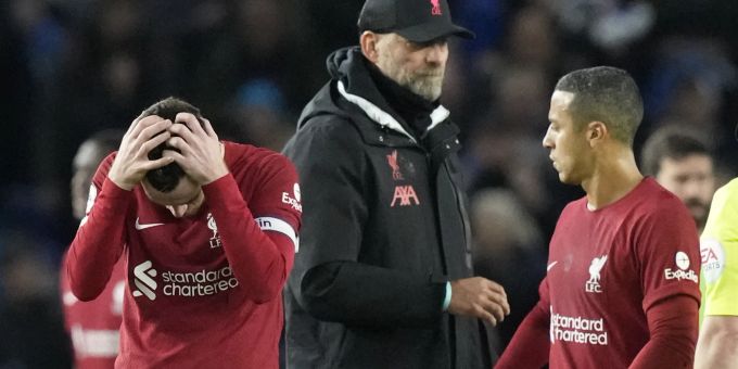 Enttäuschte Spieler des FC Liverpool nach dem 0:3 auswärts bei Brighton. FC Liverpool