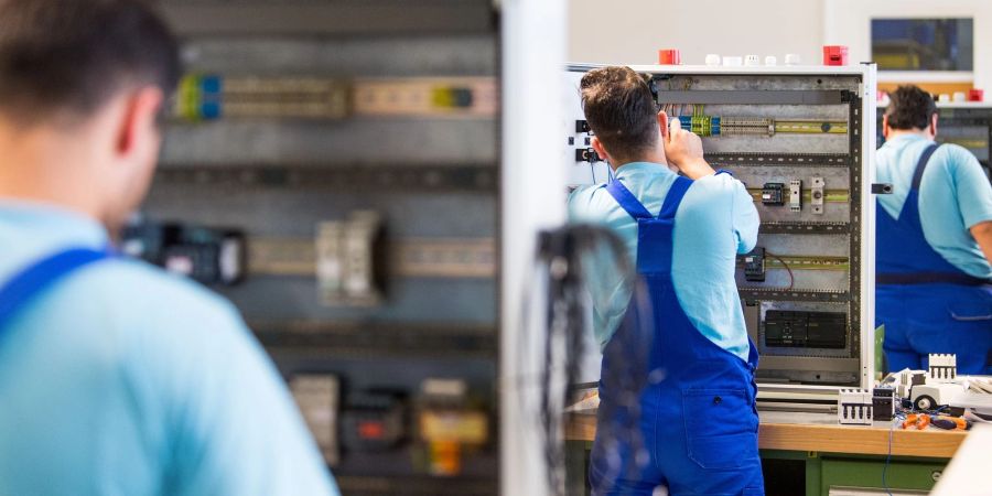 Viele Menschen in Deutschland sind dafür, Einwanderung zu erschweren.