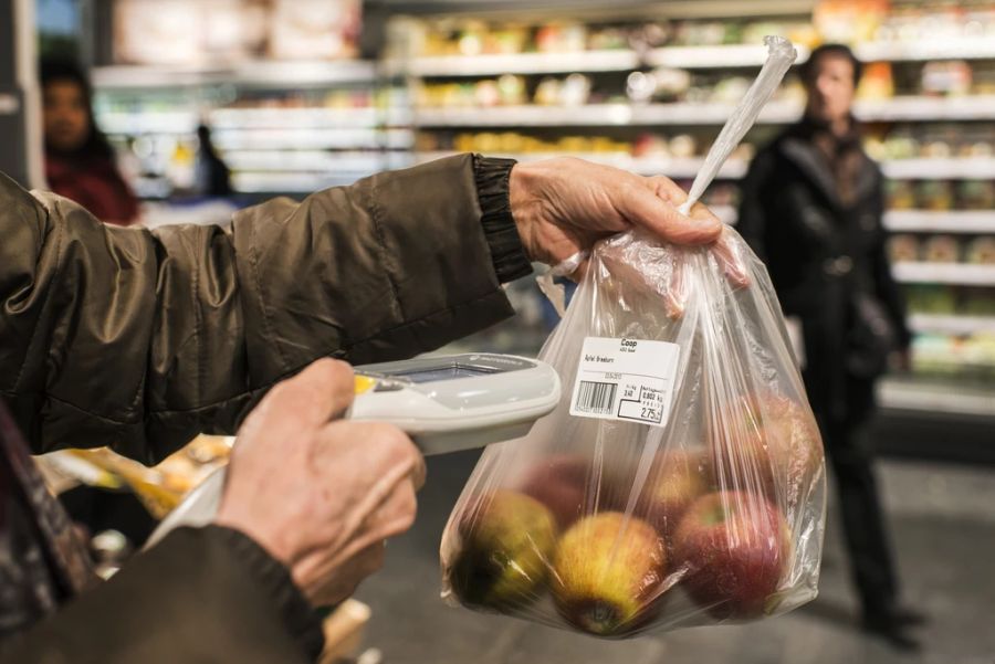 Beim Passabene-System können die Kunden ihre Ware während des Einkaufs selbst einscannen.