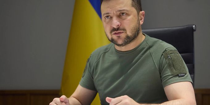 ARCHIV - Wolodymyr Selenskyj, Präsident der Ukraine, hält eine Ansprache. selenskyj