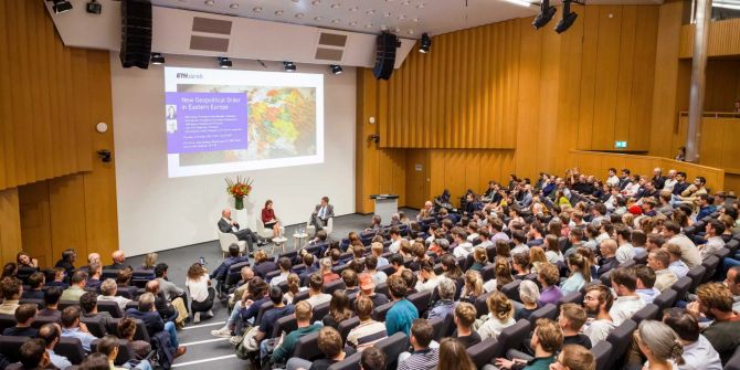 Studierende in einem Hörsaal