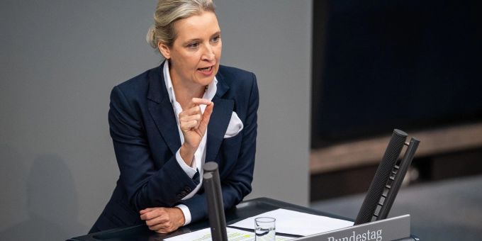 Die Universität Bayreuth prüft einen Plagiatsverdacht gegen AfD-Chefin Alice Weidel. Alice Weidel
