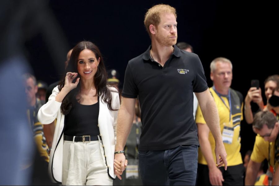 Harry und Meghan wehren sich gegen die Behauptung, sie hätten eine Einladung von Charles ausgeschlagen.