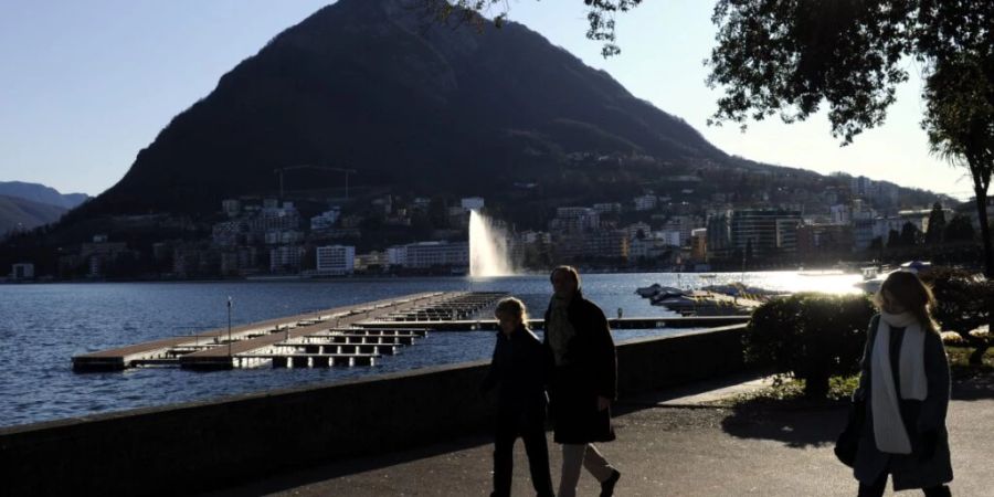 Im Tessin war das Wetter zu Wochenbeginn noch warm .