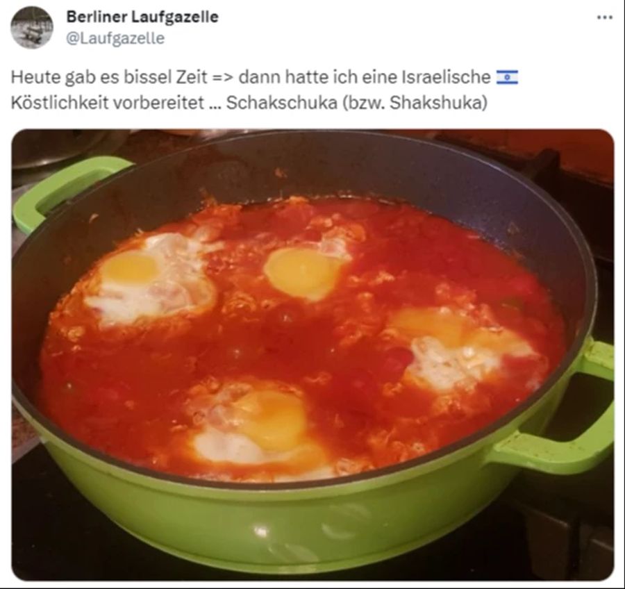 Eine Frau wird verhaftet, weil sie ein Video ihrer selbst gemachten Schakschuka postet.