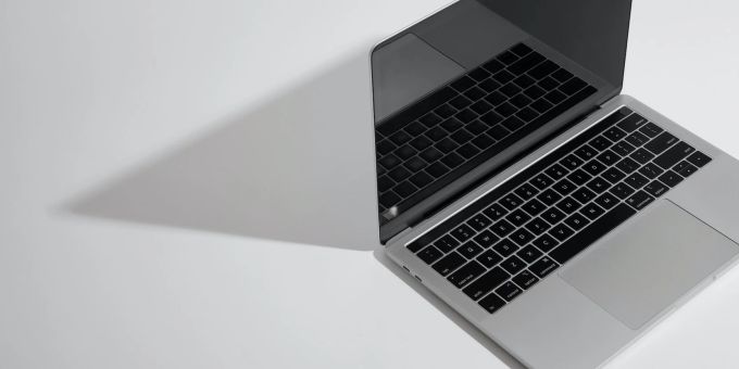Das neue Software-Update Chromebook Plus ist für alle leistungsfähigeren Laptops verfügbar. chromebook plus