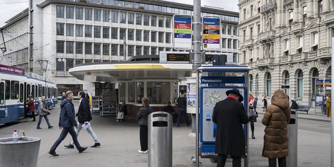 Die UBS als einzig übrig gebliebene Grossbank dürfte von den Massnahmen für ein stärkeres Eigenkapital am stärksten betroffen sein. (Archivbild) UBS