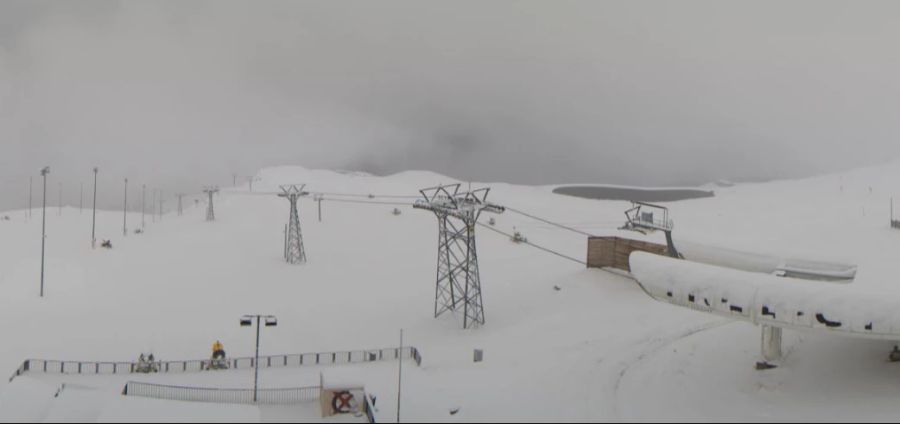 In Laax liegt seit Mittwoch einiges an Schnee. Die Saison startet hier allerdings erst im September.