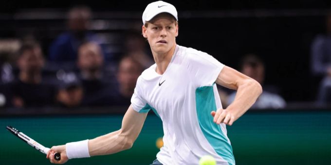 Jannik Sinner tritt das Achtelfinale in Paris nicht an. Jannik Sinner