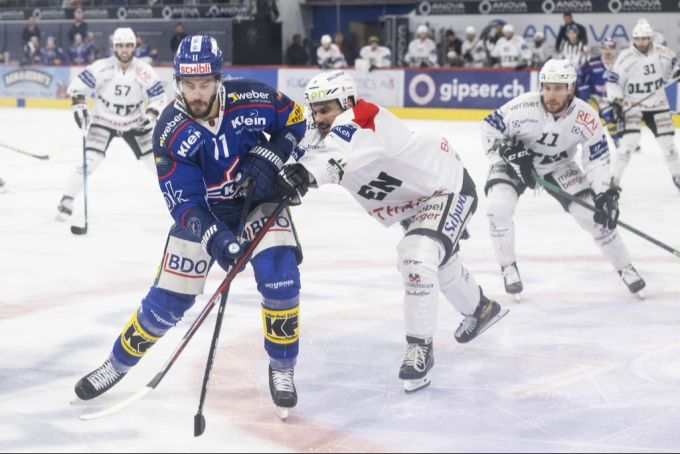 In seinem letzten Jahr mit den Oltenern stand Simon Lüthi im Playoff-Final gegen den EHC Kloten. Die Serie ging mit 1:4 verloren. (KEYSTONE/Ennio Leanza) ehc olten