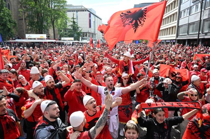 Albanien-Fans marschierten am Samstagnachmittag von der Dortmunder Innenstadt zum Stadion. EM 2024
