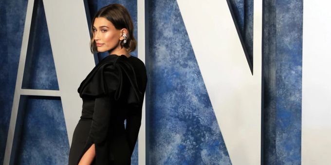 Haley Bieber kämpft mit einer typischen Schwangerschaftsbeschwerde: Sie hat Rückenschmerzen. (Archivbild) hailey bieber