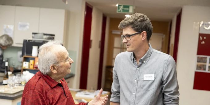 Bilateral tauschte sich Heimleiter Pascal Beutler (rechts) mit den Gästen aus.