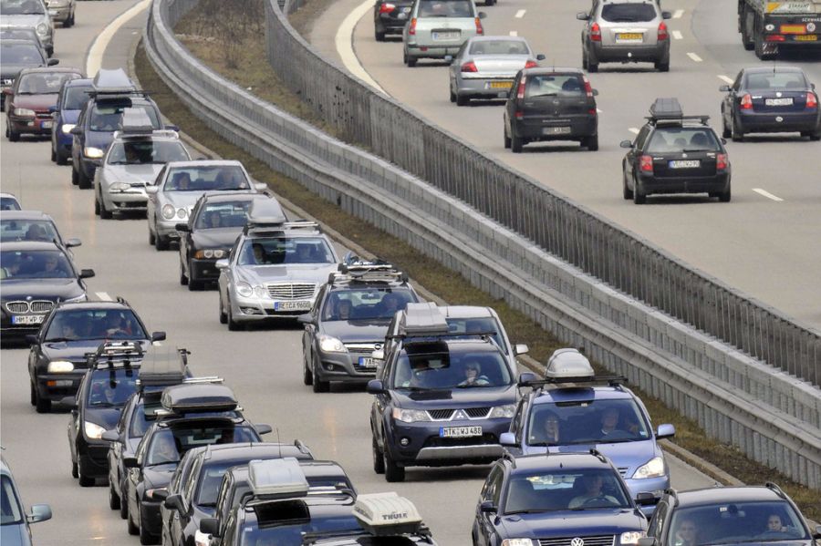 Ein weiteres Problem: Die Autos werden immer älter. Das Schweizer Durchschnittsauto ist über 10 Jahre alt.