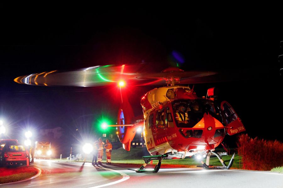 Eine Person musste ins Spital geflogen werden.