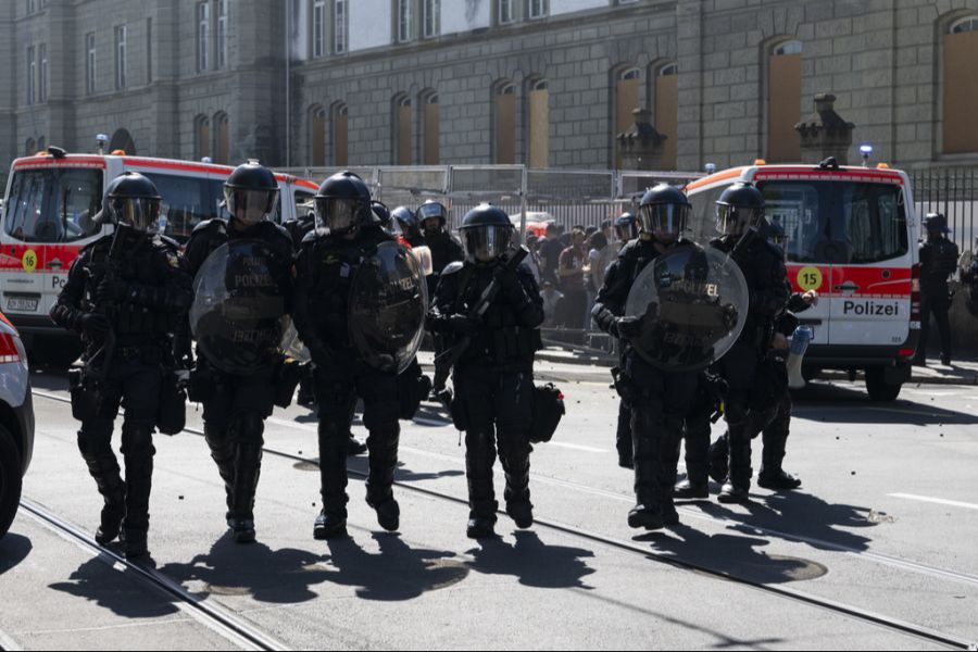 Einsatzkräfte Polizei Zürich