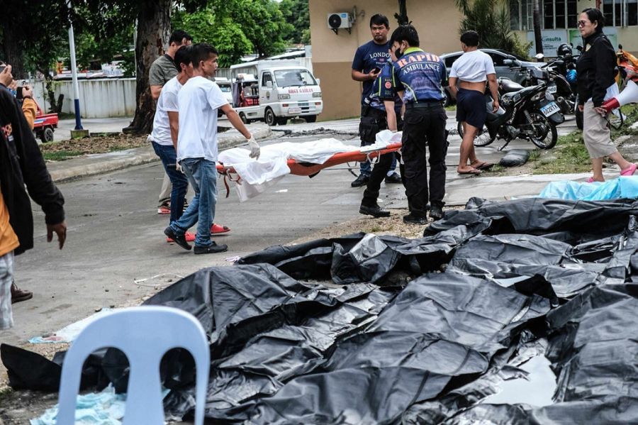 Bei einem schweren Erdbeben sind auf den Philippinen Behördenangaben zufolge mindestens 35 Menschen gestorben.