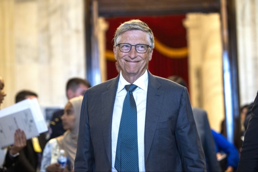 Bill Gates steckt Milliarden an Dollar in die Entwicklung von KI.